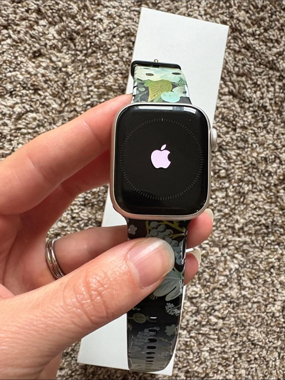 Apple Watch Series 7 Starlight Aluminum Case with Starlight Sport Band